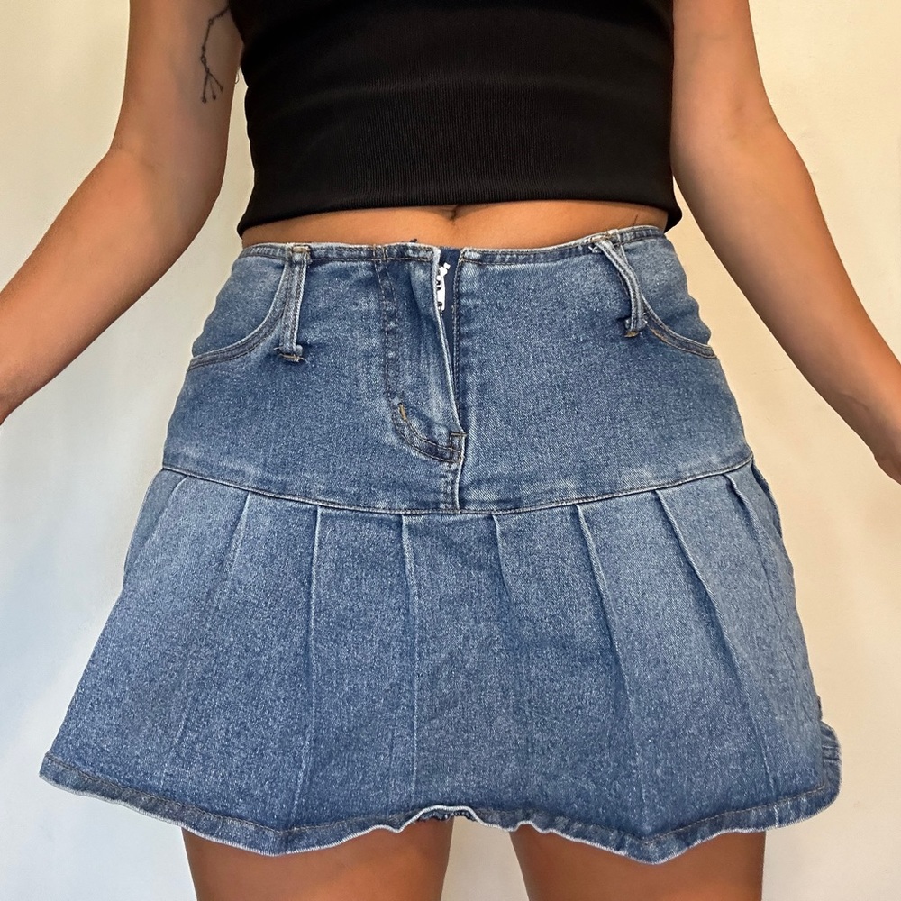 Y2K mini skirt